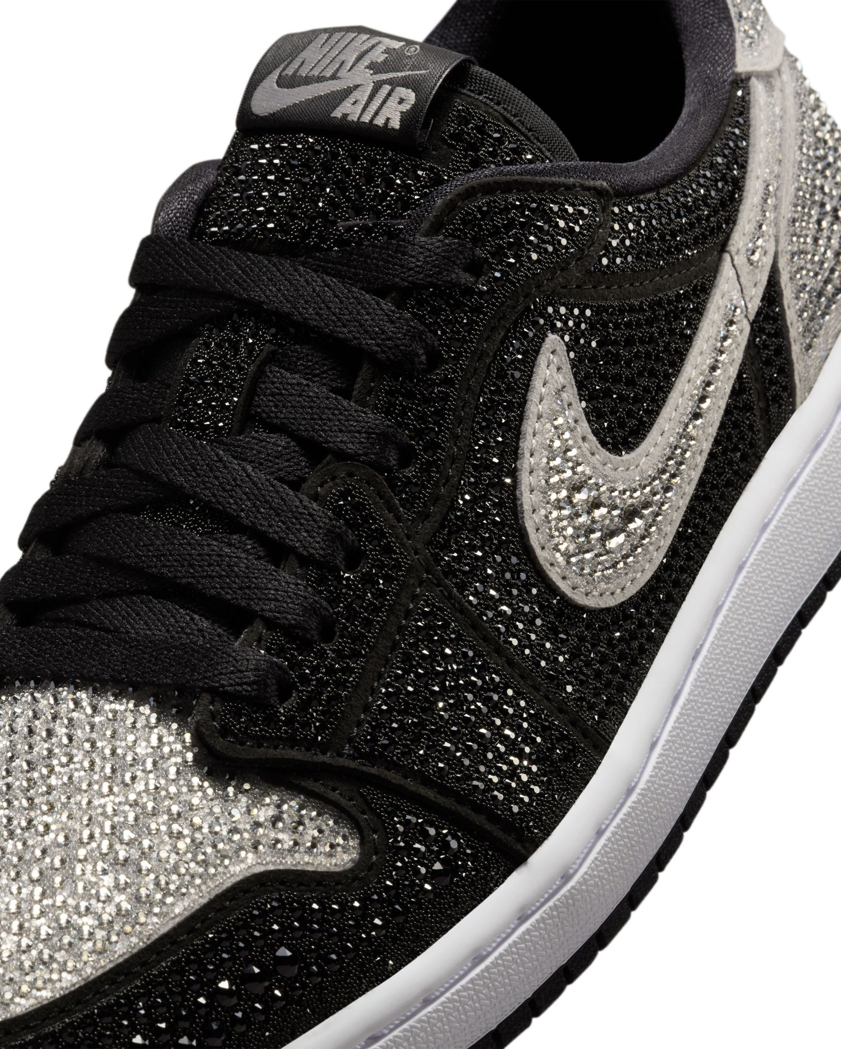 Jord 1 Retro Low OG Swrvsk Stealth